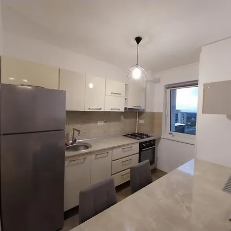 Coresi Mall Apartments, 52 Stefan Baciu,